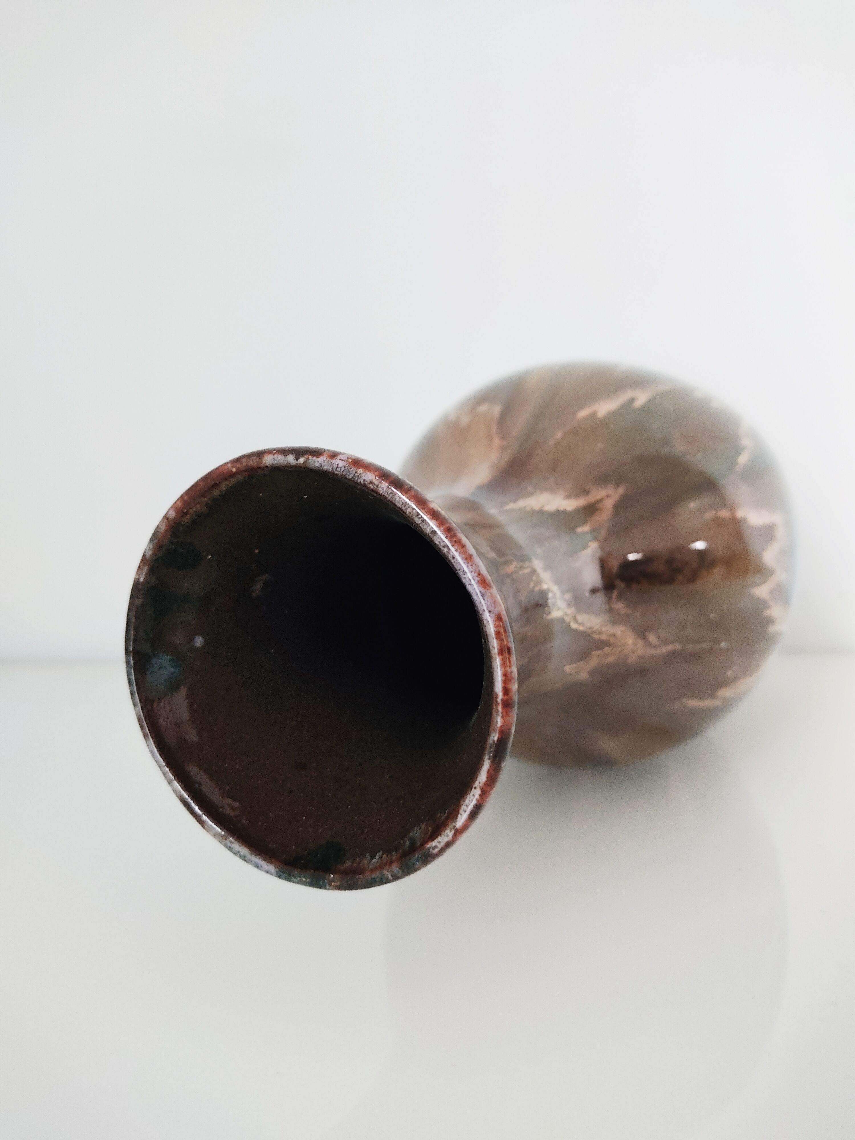 Iridescent ceramic vase