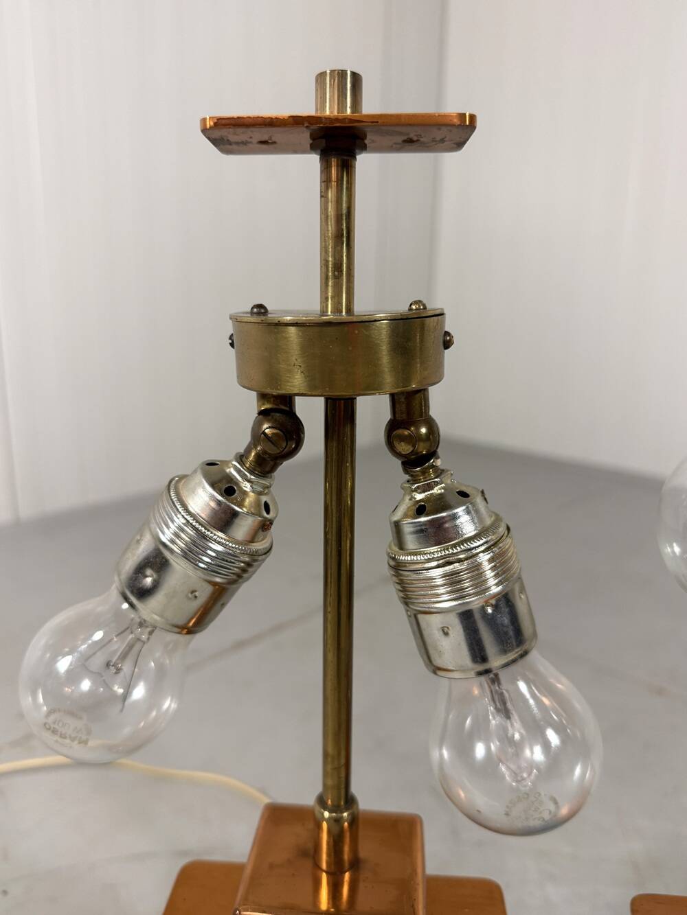 Ensemble de 2 grandes bases de lampes de table des années 1960.