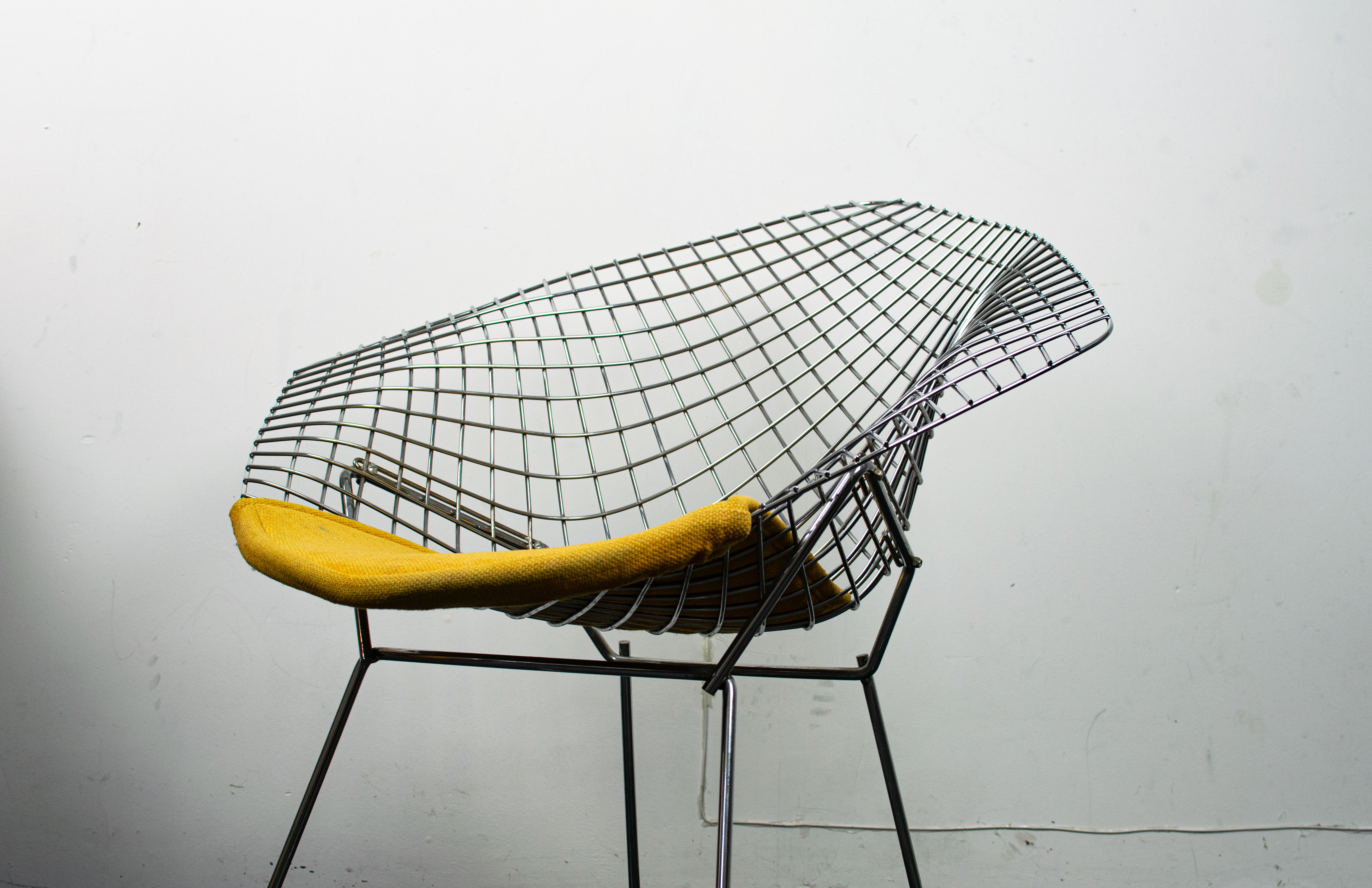 Diamond armchair by Harry Bertoia for Knoll International