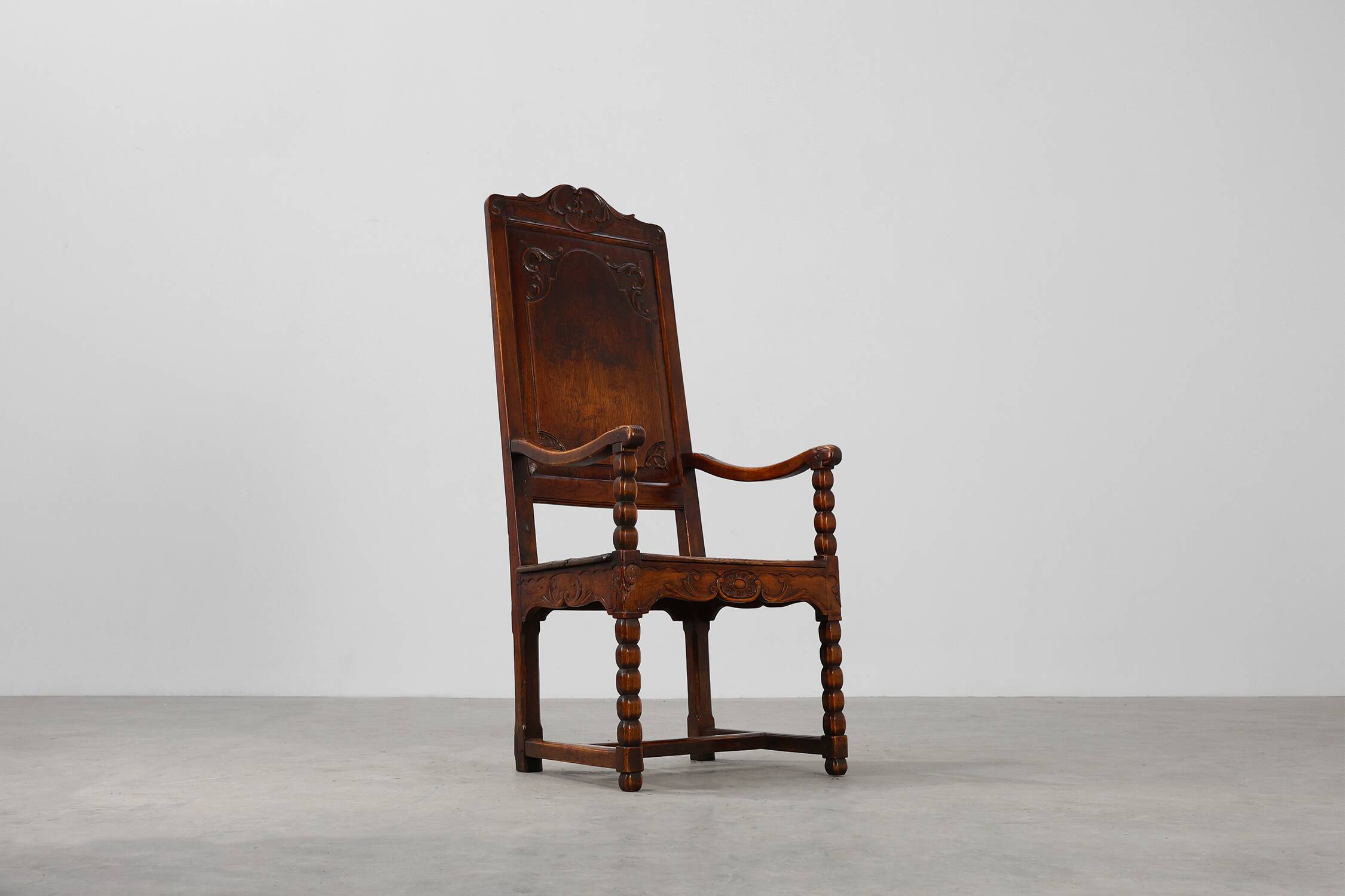 18th Century Liège Armchair in hand carved Oak, Belgium