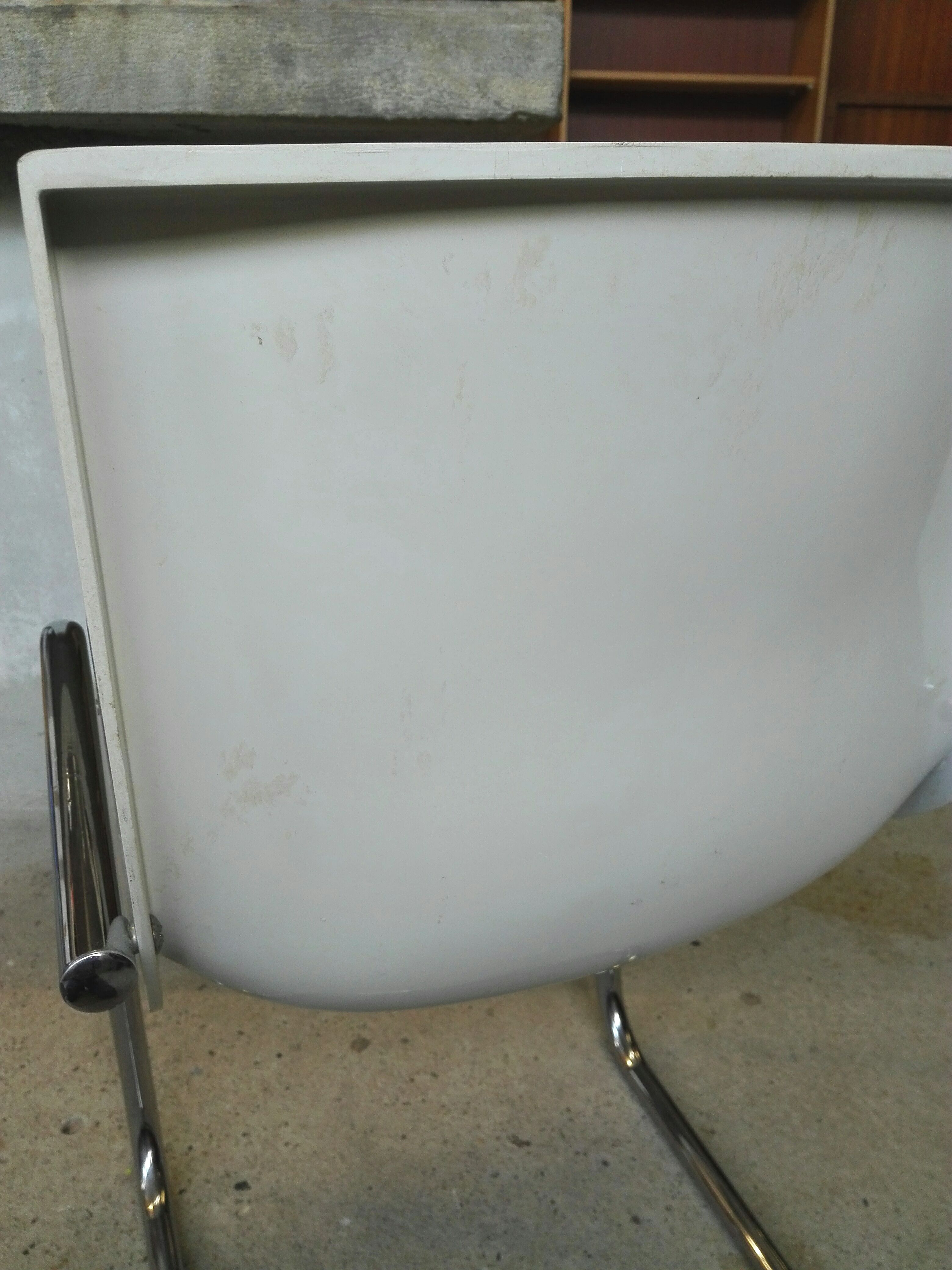 Cantilever Gautier chair, France, 1970