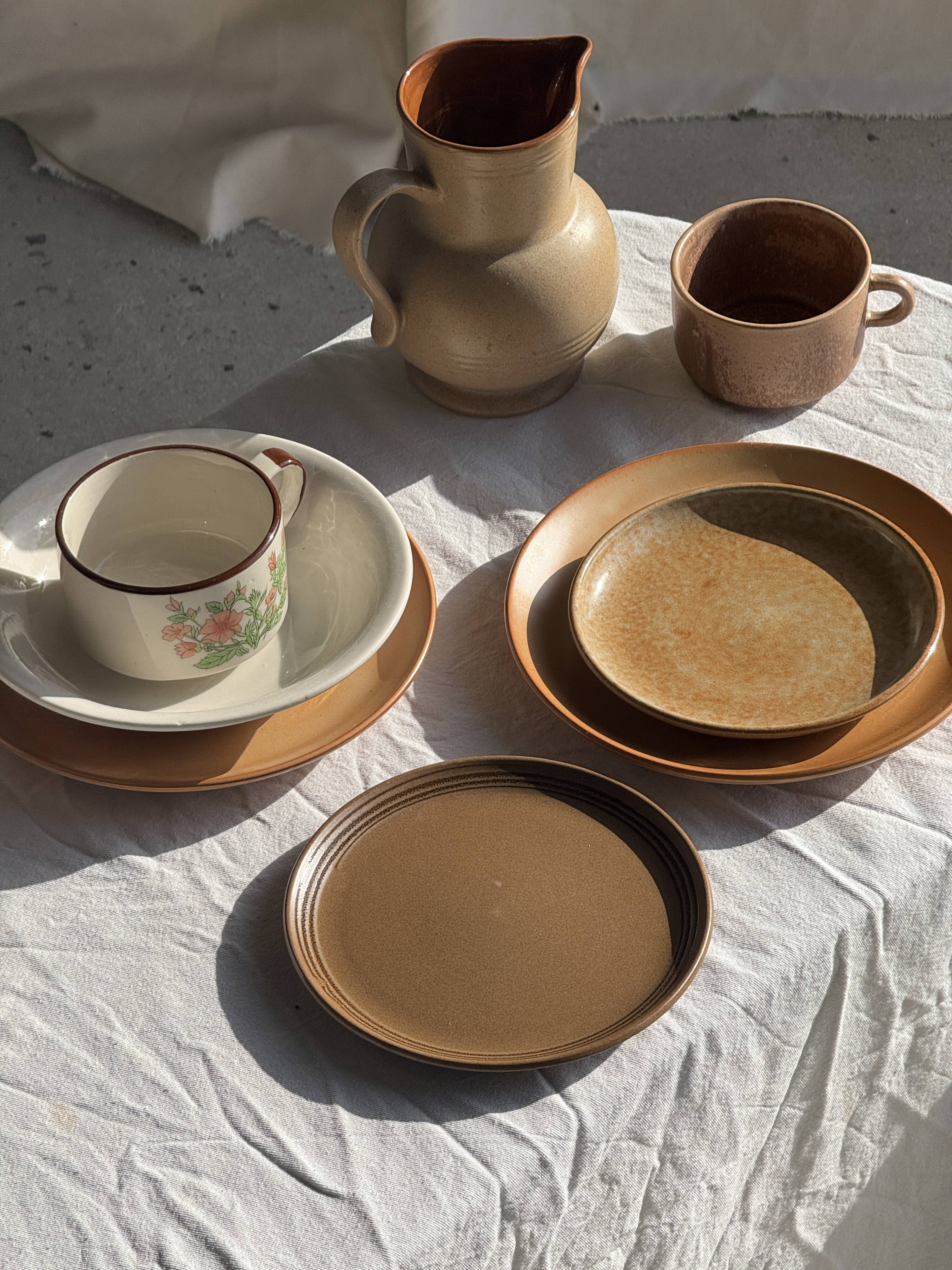 Tasse en grès émaillé brun H6,5 D10,5