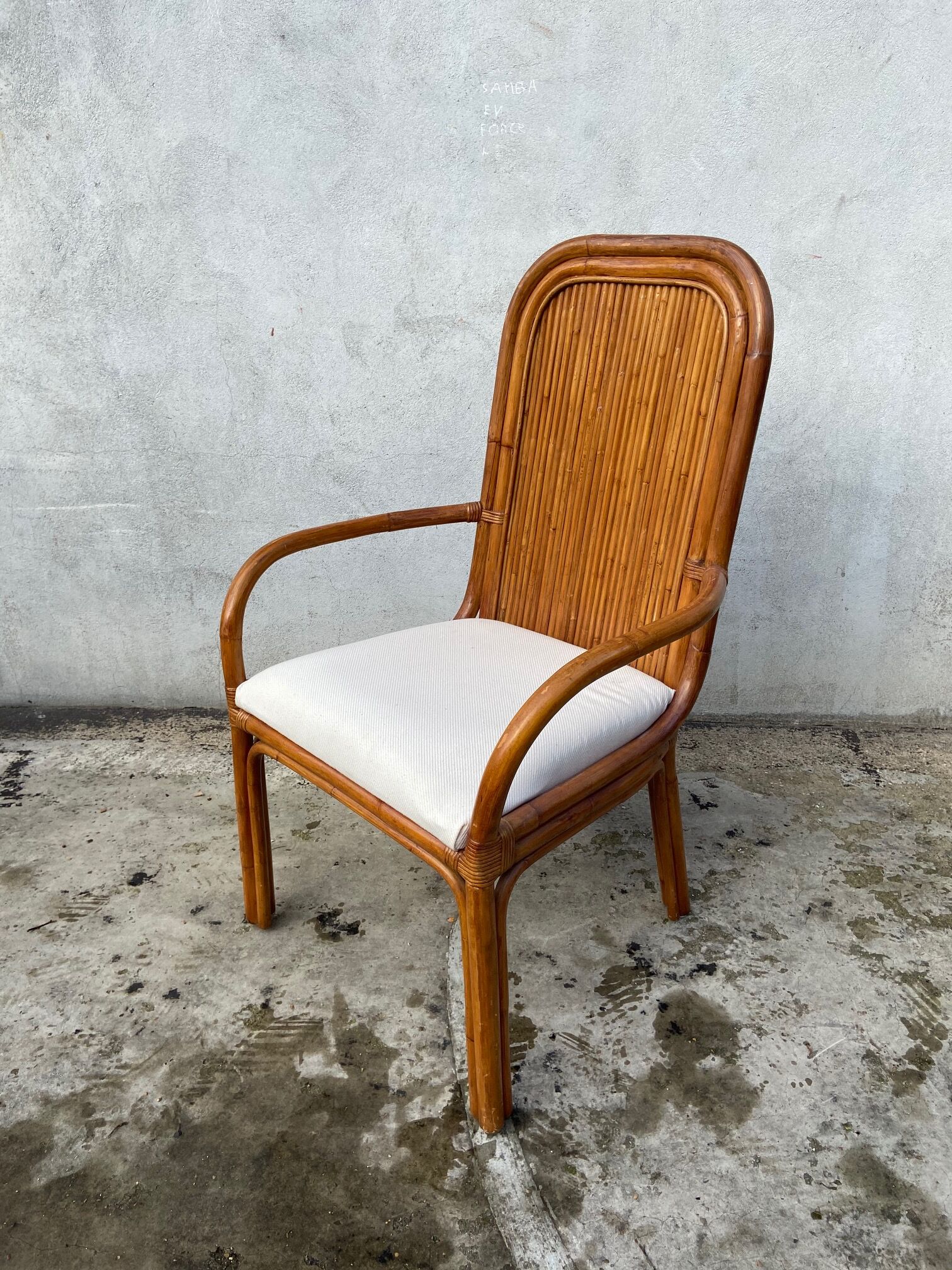 Suite of four chairs and two bamboo chairs