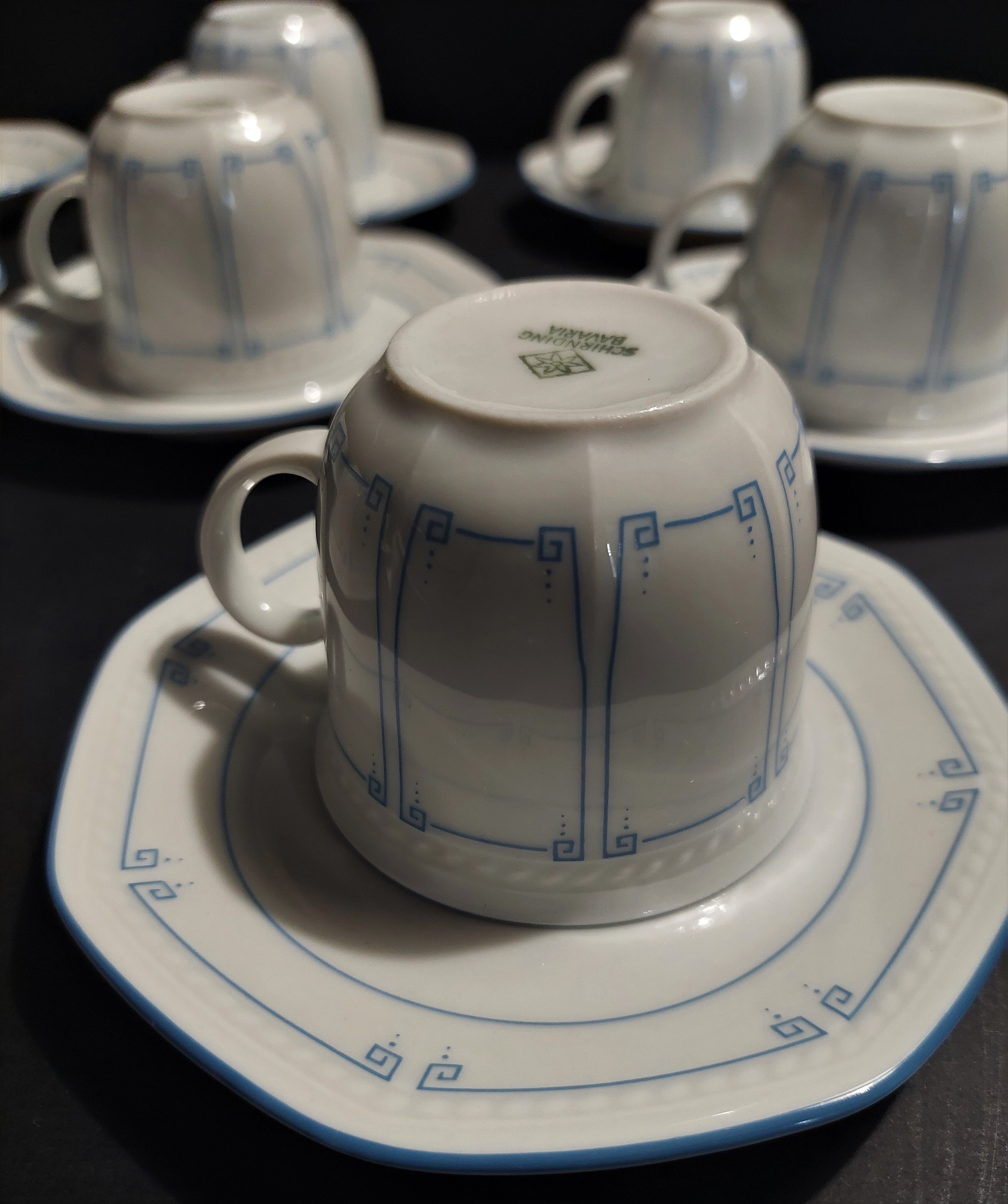 Série de dix tasses à café et sucrier en porcelaine Schirnding Bavaria XXème
