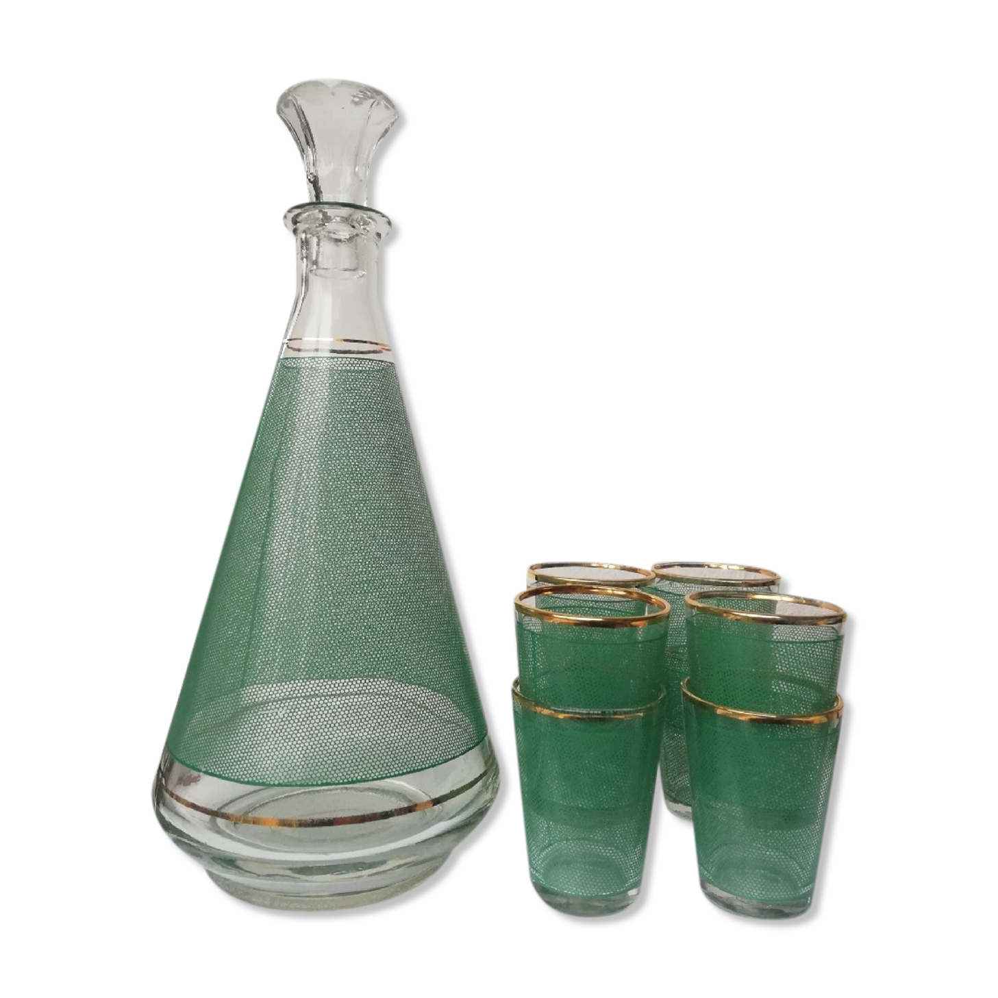 vintage digestive decanter and its matching glasses