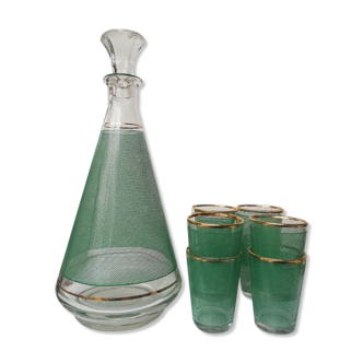 vintage digestive decanter and its matching glasses