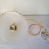 Serrated opaline suspension