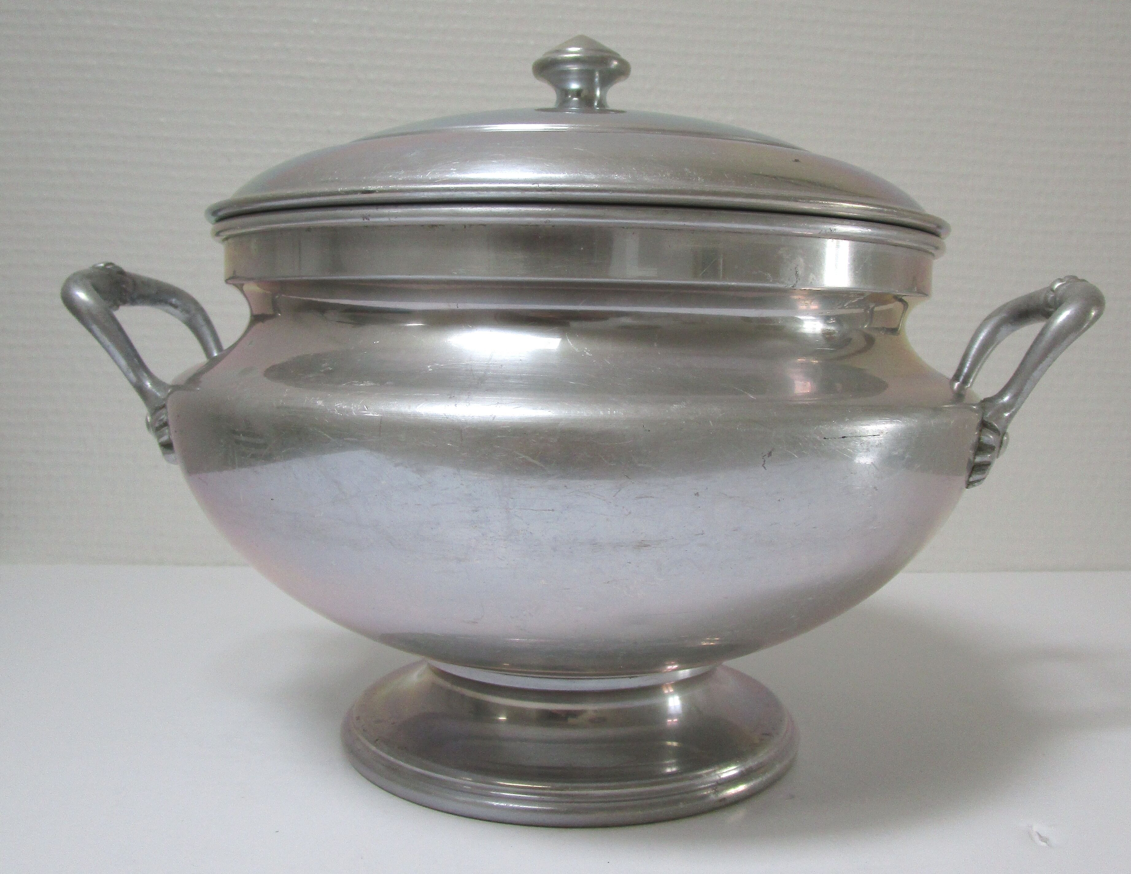 Set of two aluminum tureen Turneds from the 30s/40s