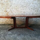 Scandinavian table