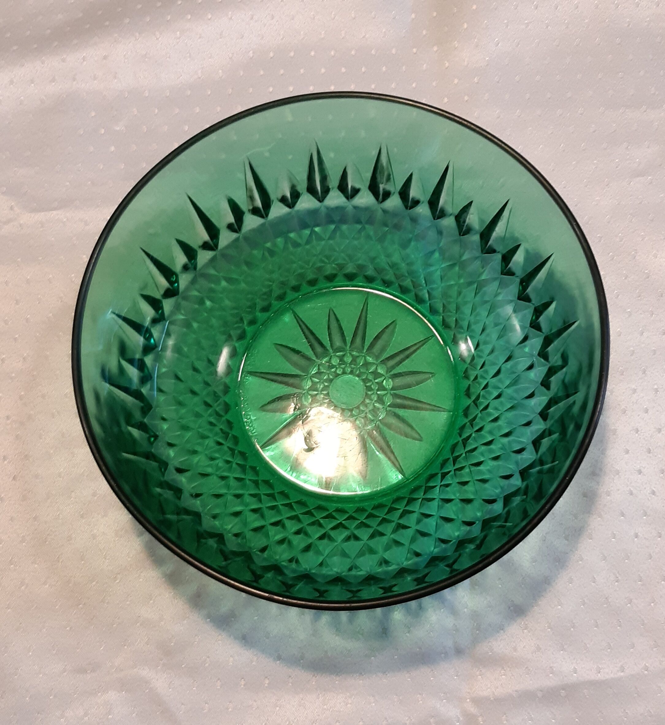 Green glass salad bowl 23 cm arcoroc