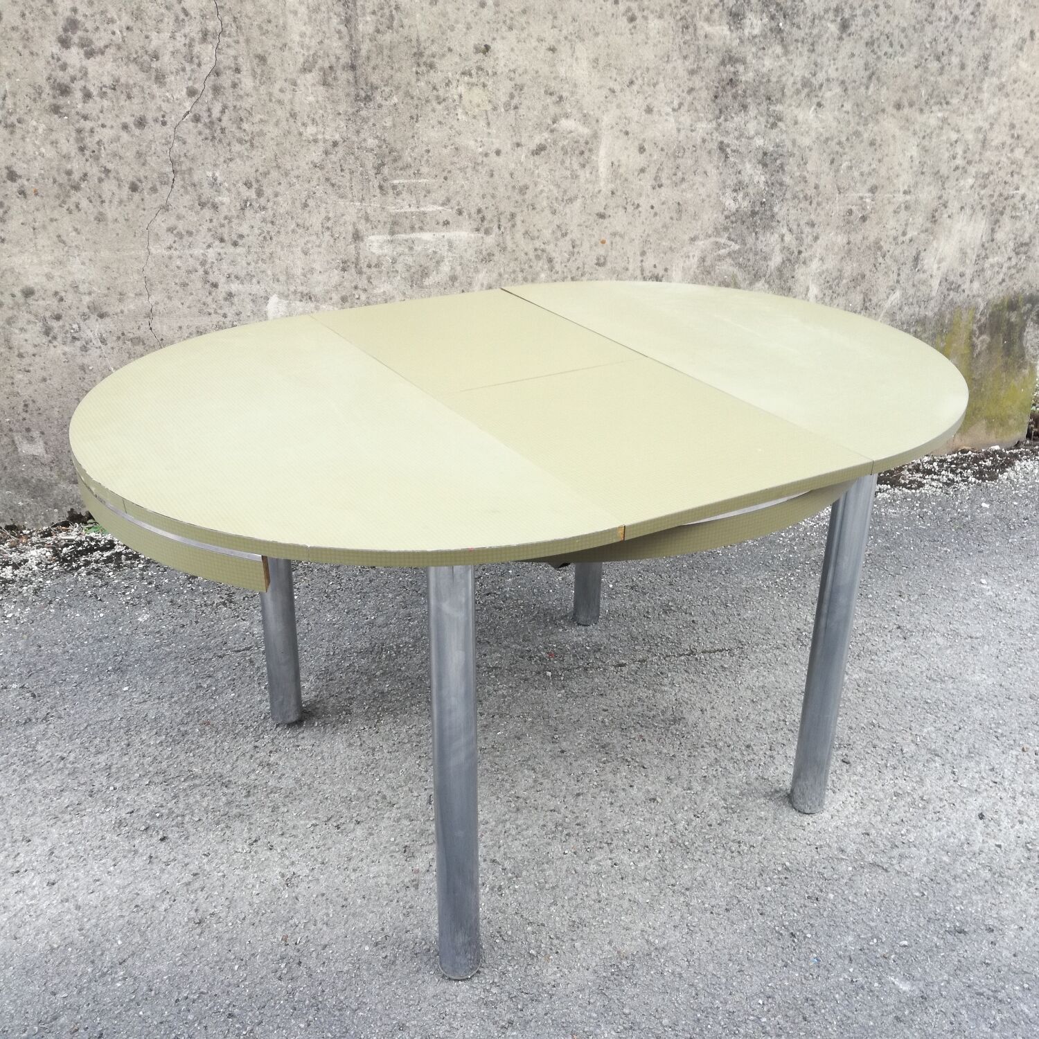 Extendable round table, gingham tile patterns late 1970 - Ø100
