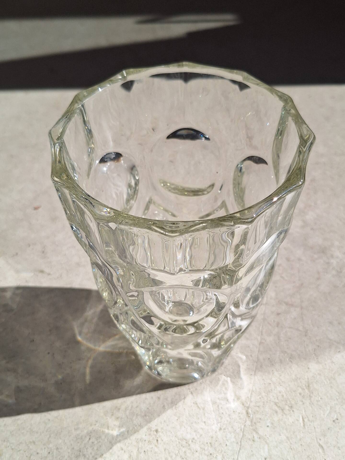 Vase en verre moulé annees 60/70
