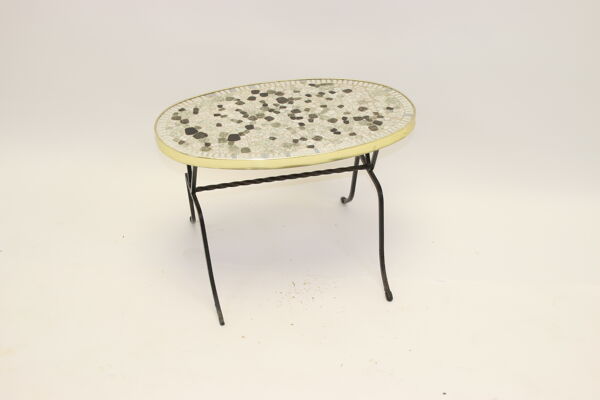 table ronde allongée en mosaïque ou table de plaque