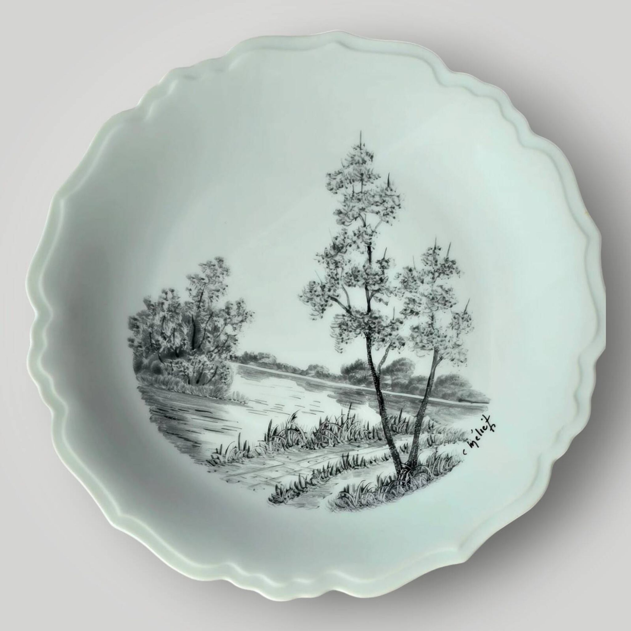 Service de 13 assiettes vintage de Limoges décorées à la main