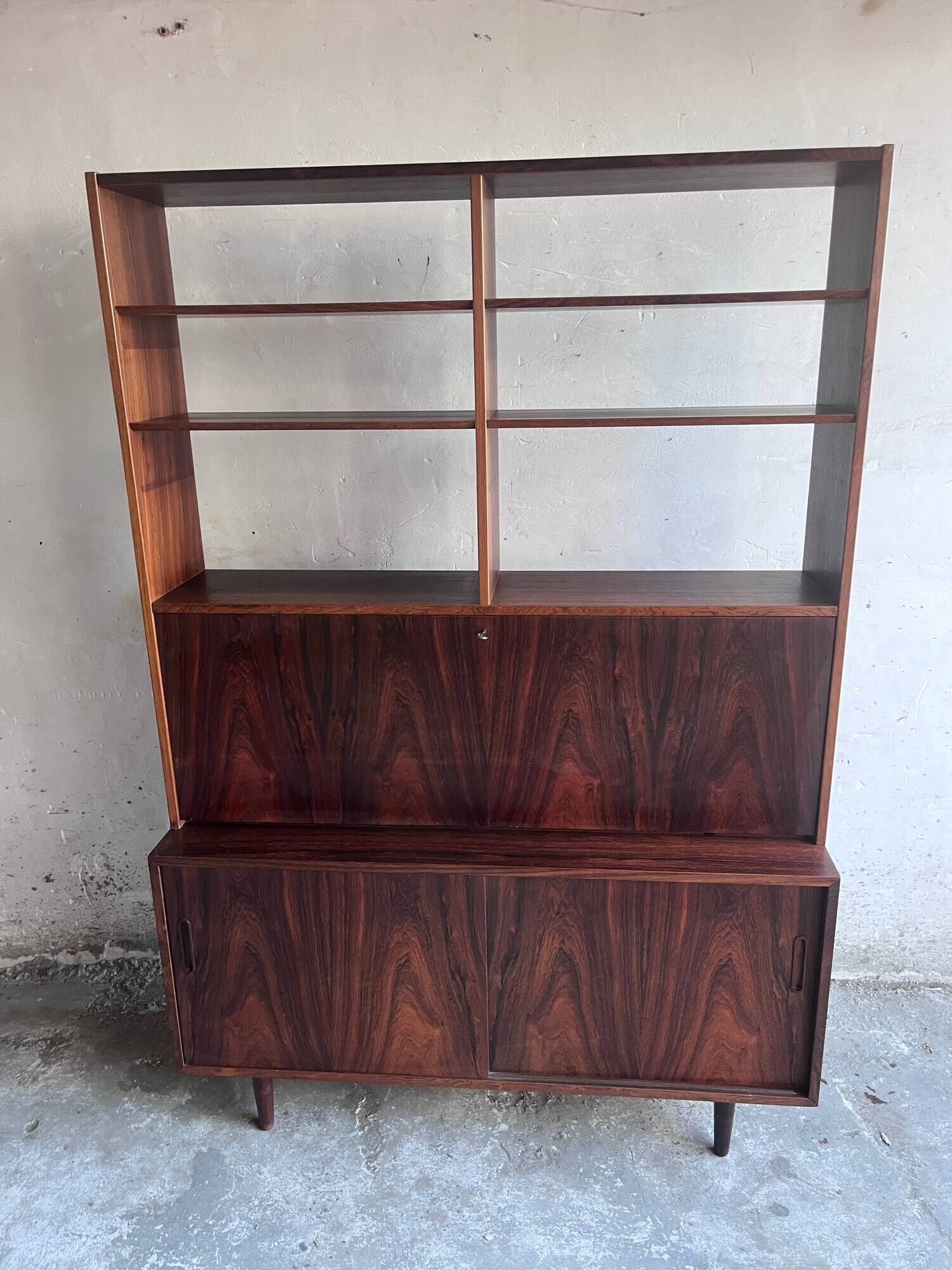 Secretary library model HU-9 in rosewood by Poul Hundevad, Denmark, 1960s.