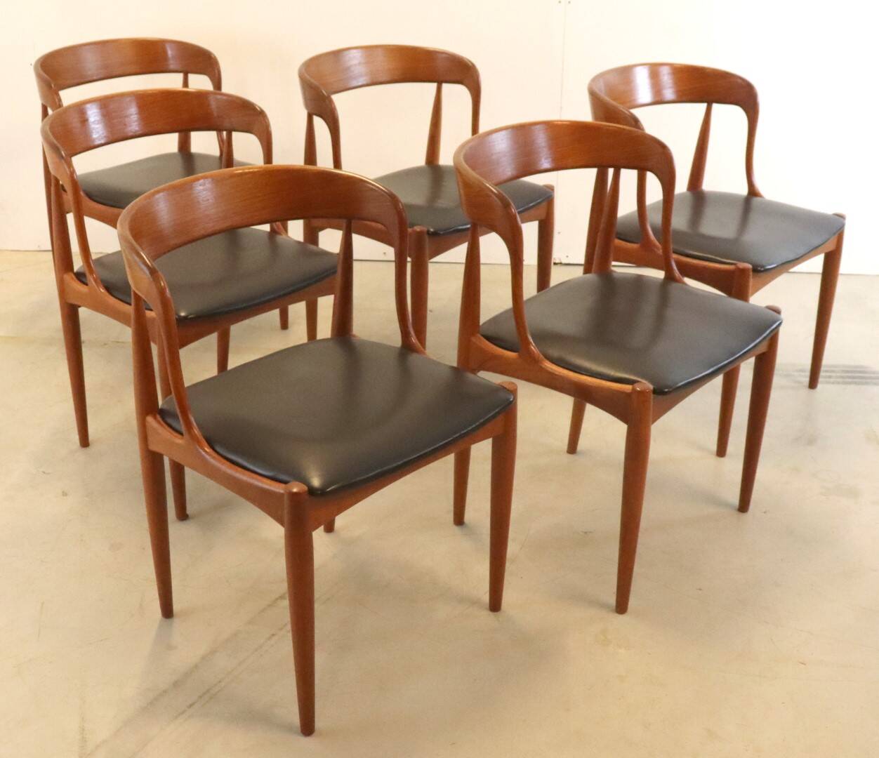 Set of 6 chairs Johannes Andersen voor Uldum stoelen -