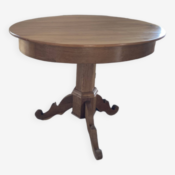 Pedestal table