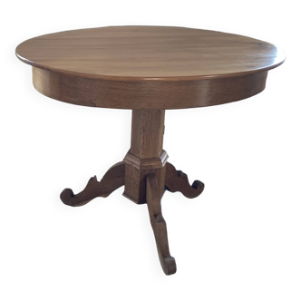 Pedestal table