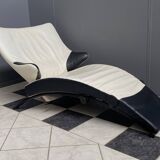 Black and white leather seat model Solo 699 design Stefan Heiliger, WK