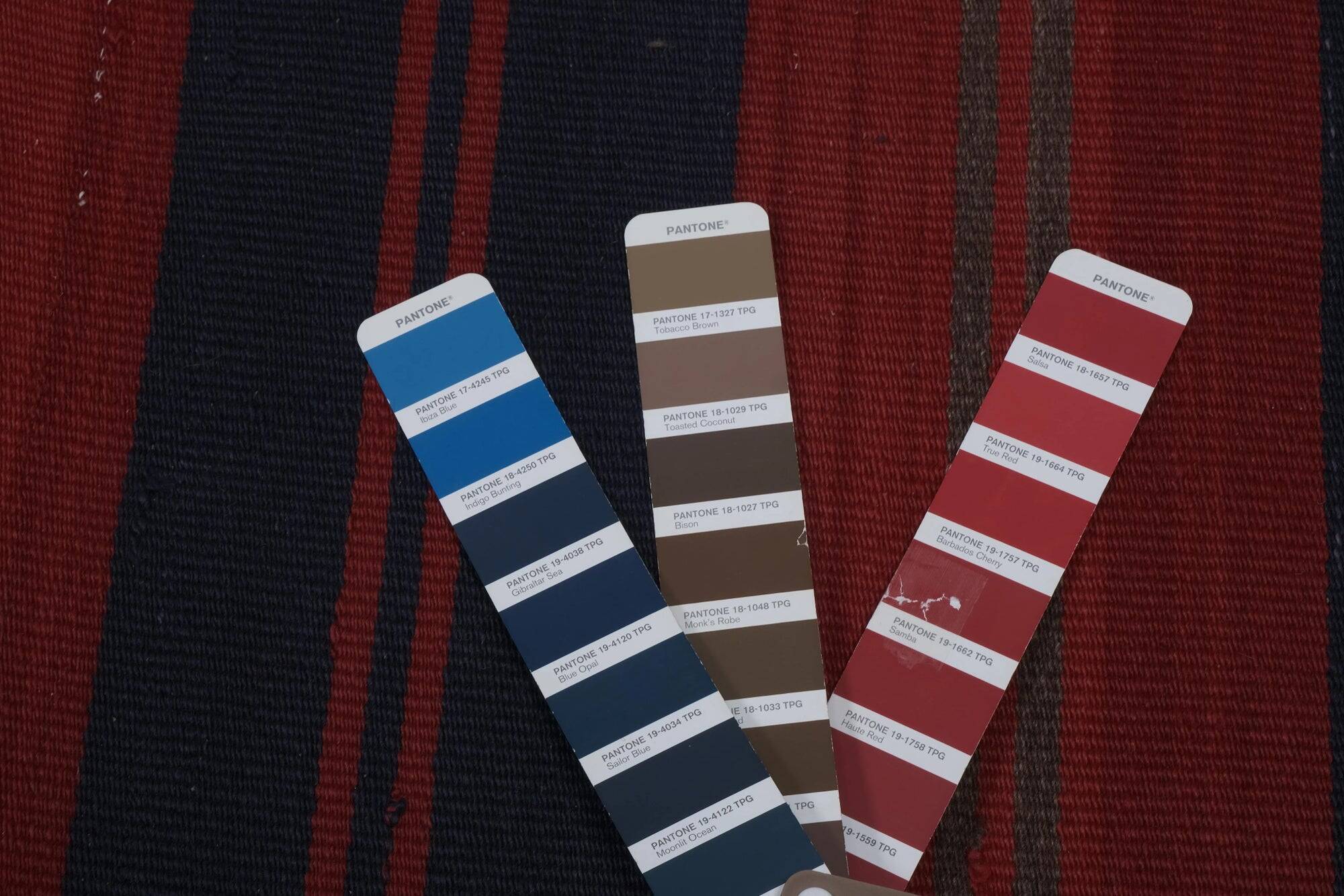 Vintage Turkish kilim, handwoven, 269x269 cm.