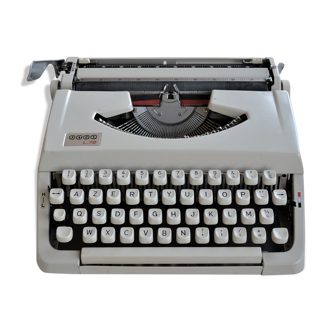 Japy portable typewriter "L72" vintage 1970s