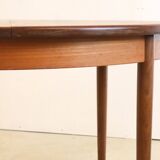 Round G-Plan vintage dining table extendable 'Prestwich'