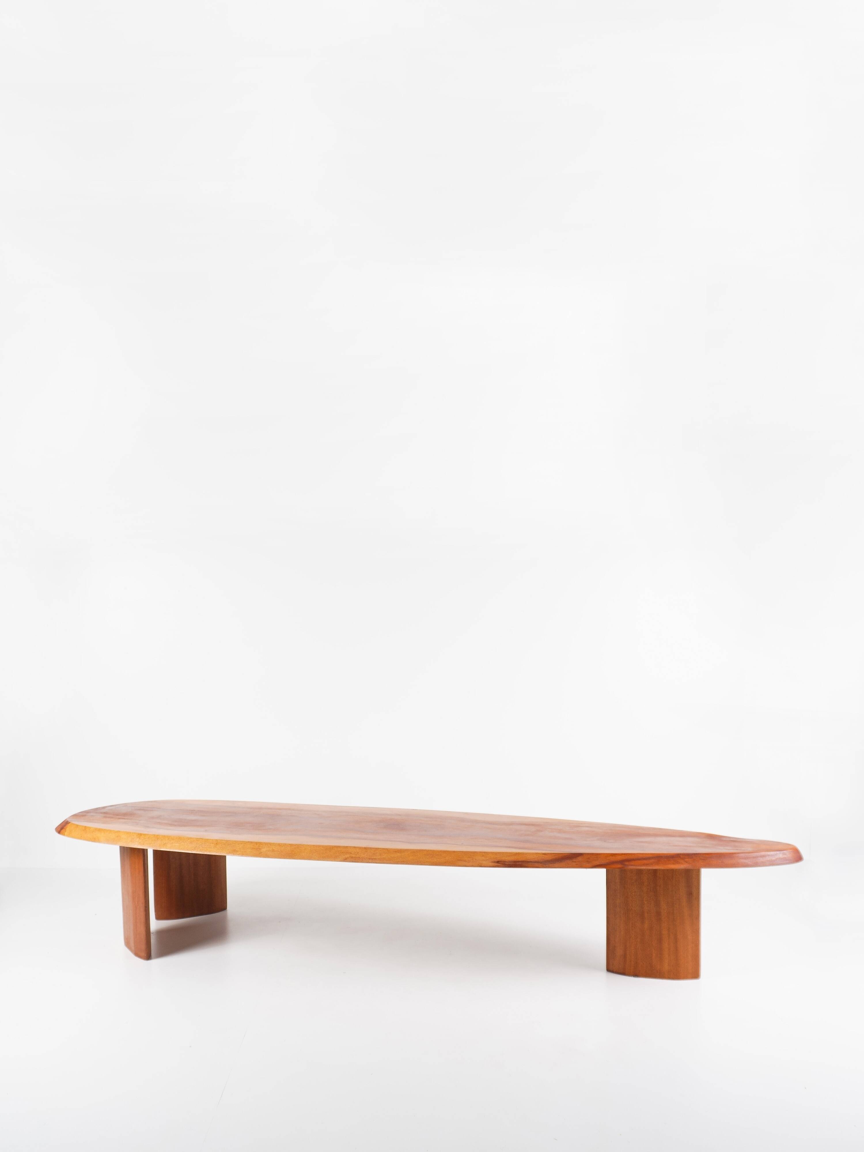 Travail français - table basse bois forme libre