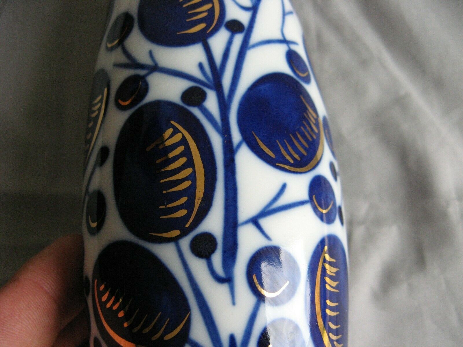 Lomonosov Russian porcelain vase probably dating around 1950