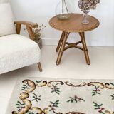 Floral wool carpet