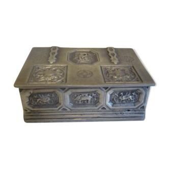 Box in pewter of Périgord