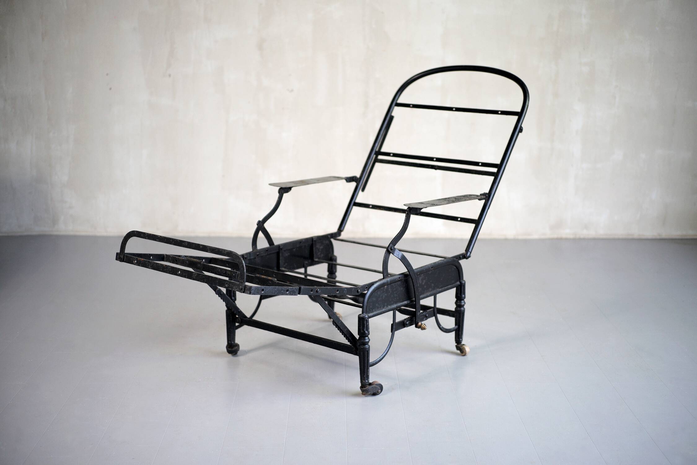 Fauteuil d'officier, Maison Pardon, Paris 19ème