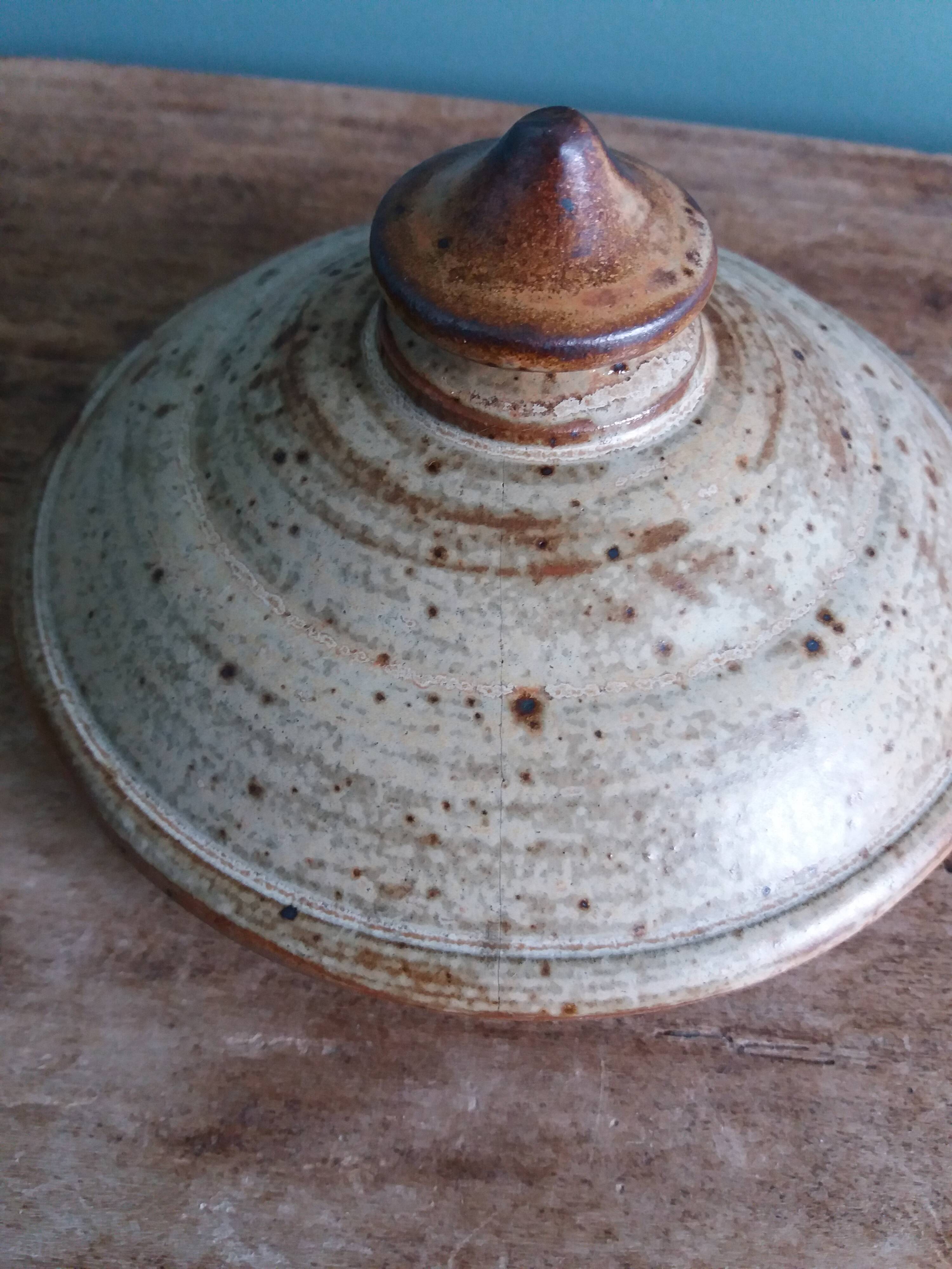 Covered sugar bowl in Puisaye stoneware signed Jean-Pierre Prud'homme
