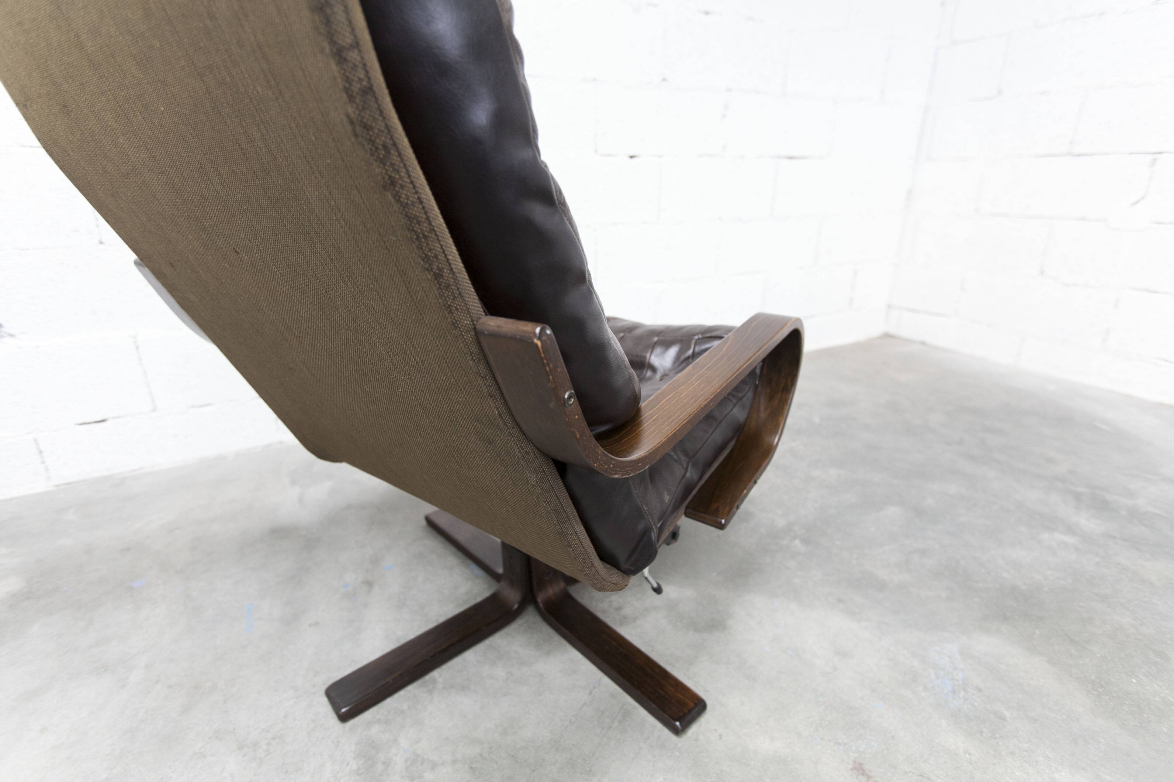 Scandinavian armchair 1970 curved laminated wood leather seat