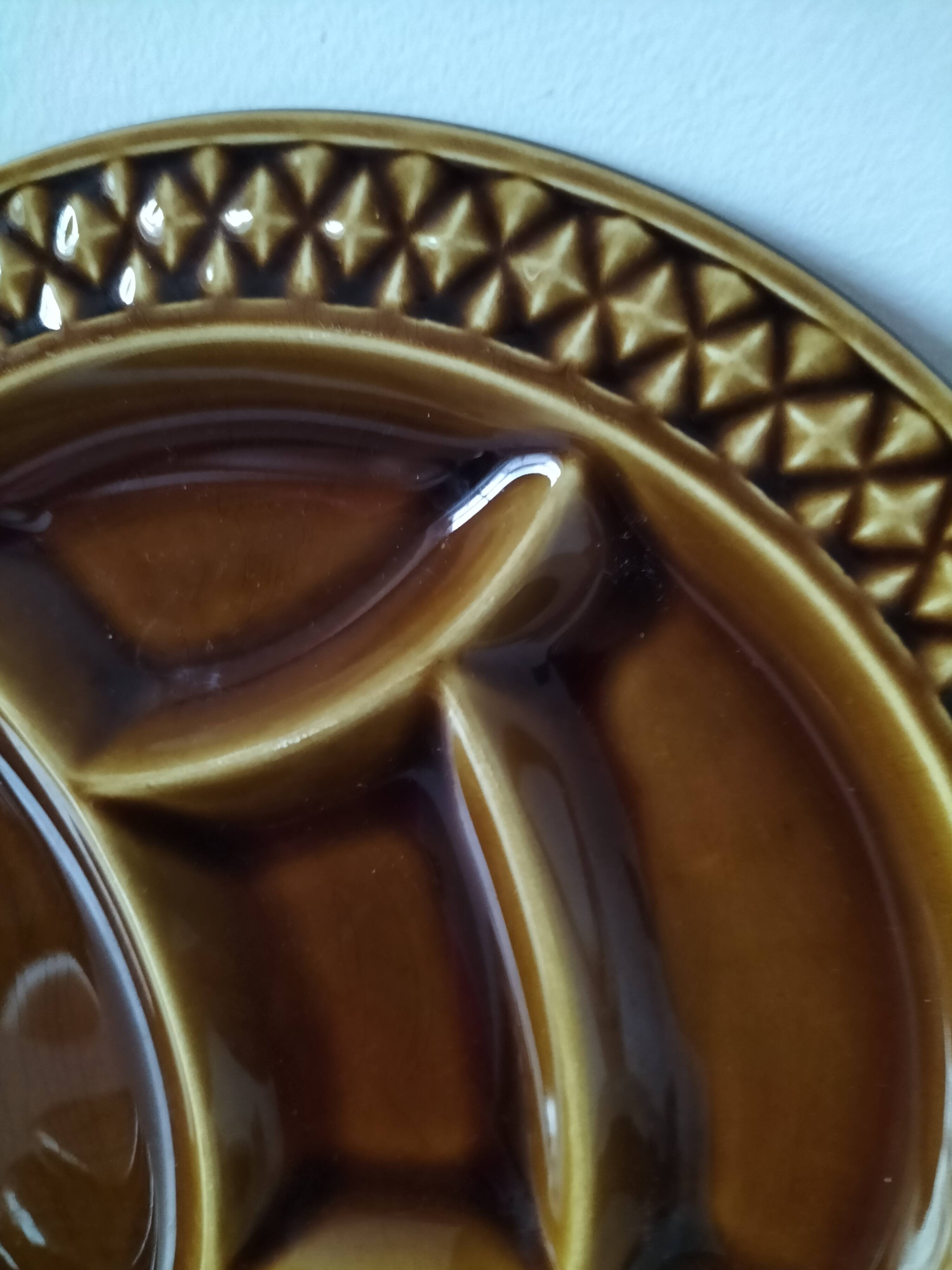 Ensemble de 4 assiettes compartimentées Digoin Sarreguemines