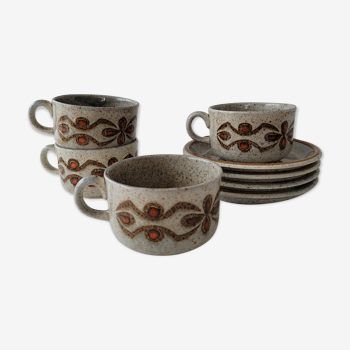 Set of 4 cups in sandstone and under cups