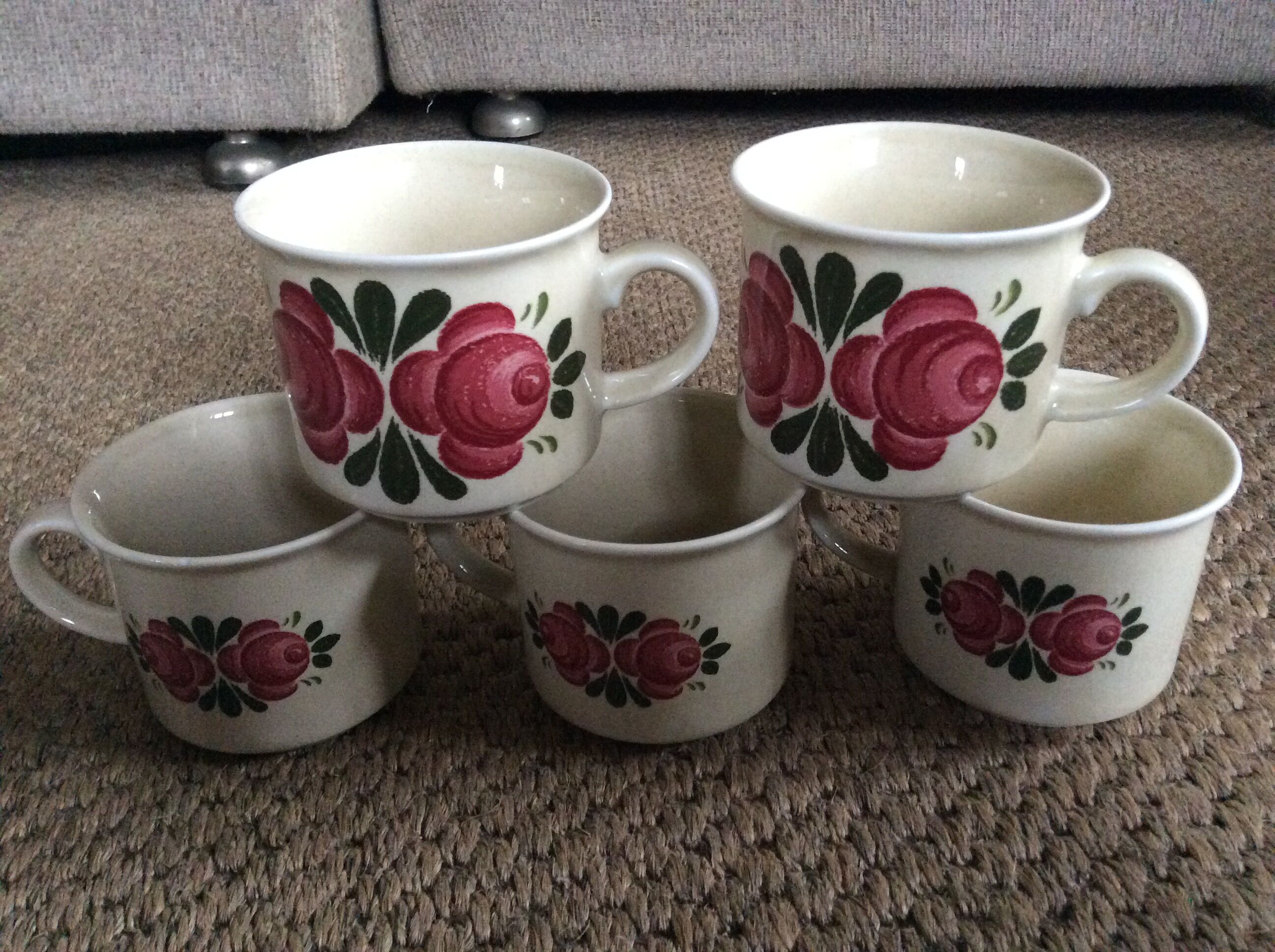 Series of 5 cups