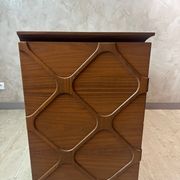 Contemporary chest of drawers