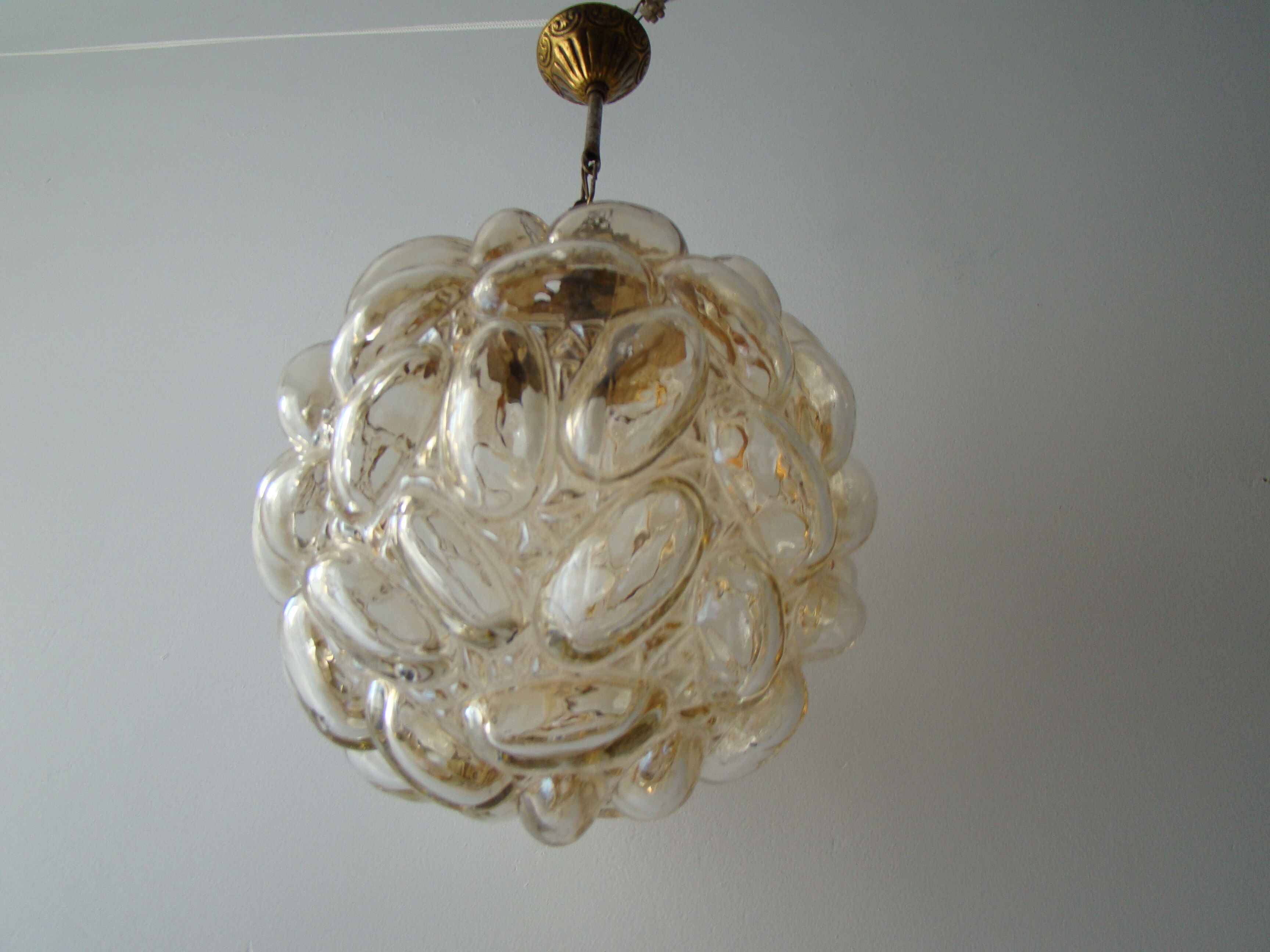 Suspension bubble par Helena Tynell