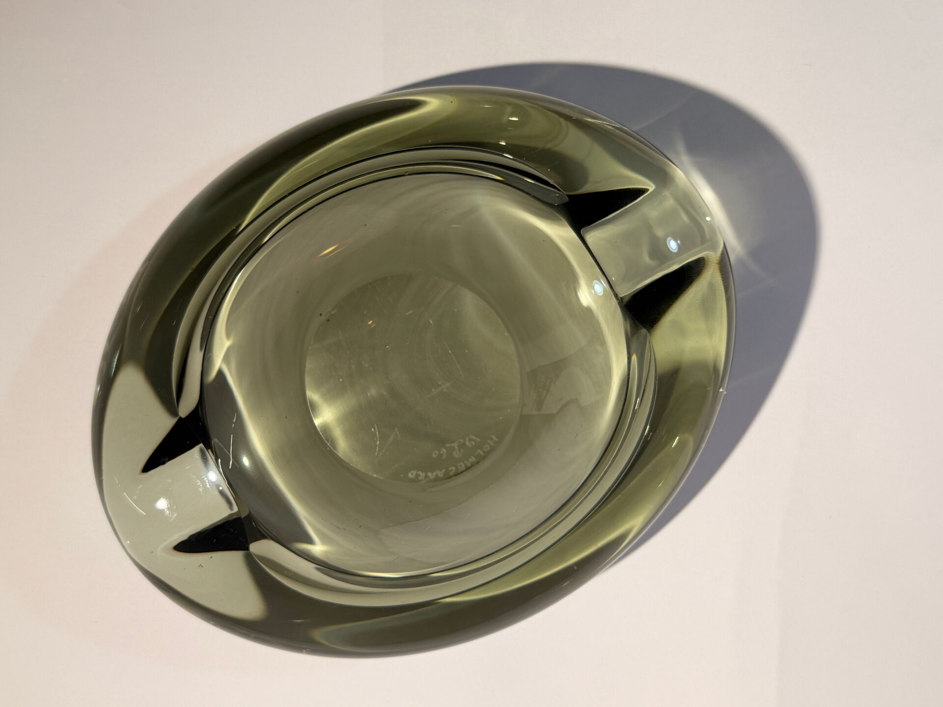 Cendrier gris/ambre série « Akva » de Per Lütken par Holmegaard