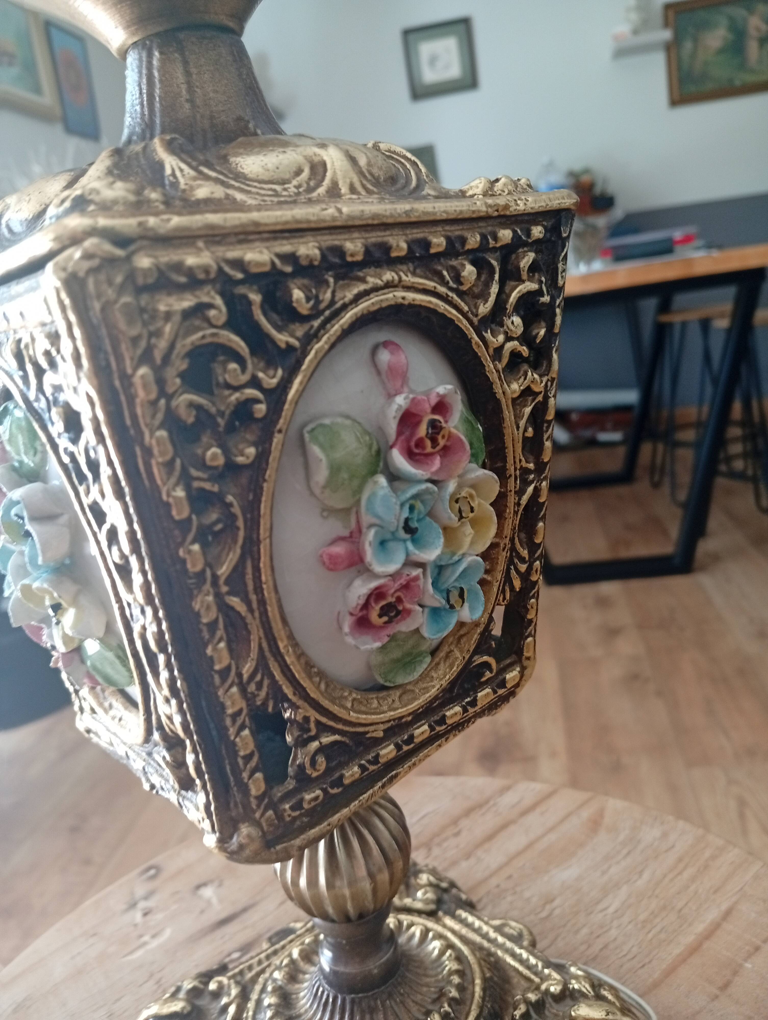 Pied de lampe