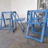 Set of 4 vintage folding chairs