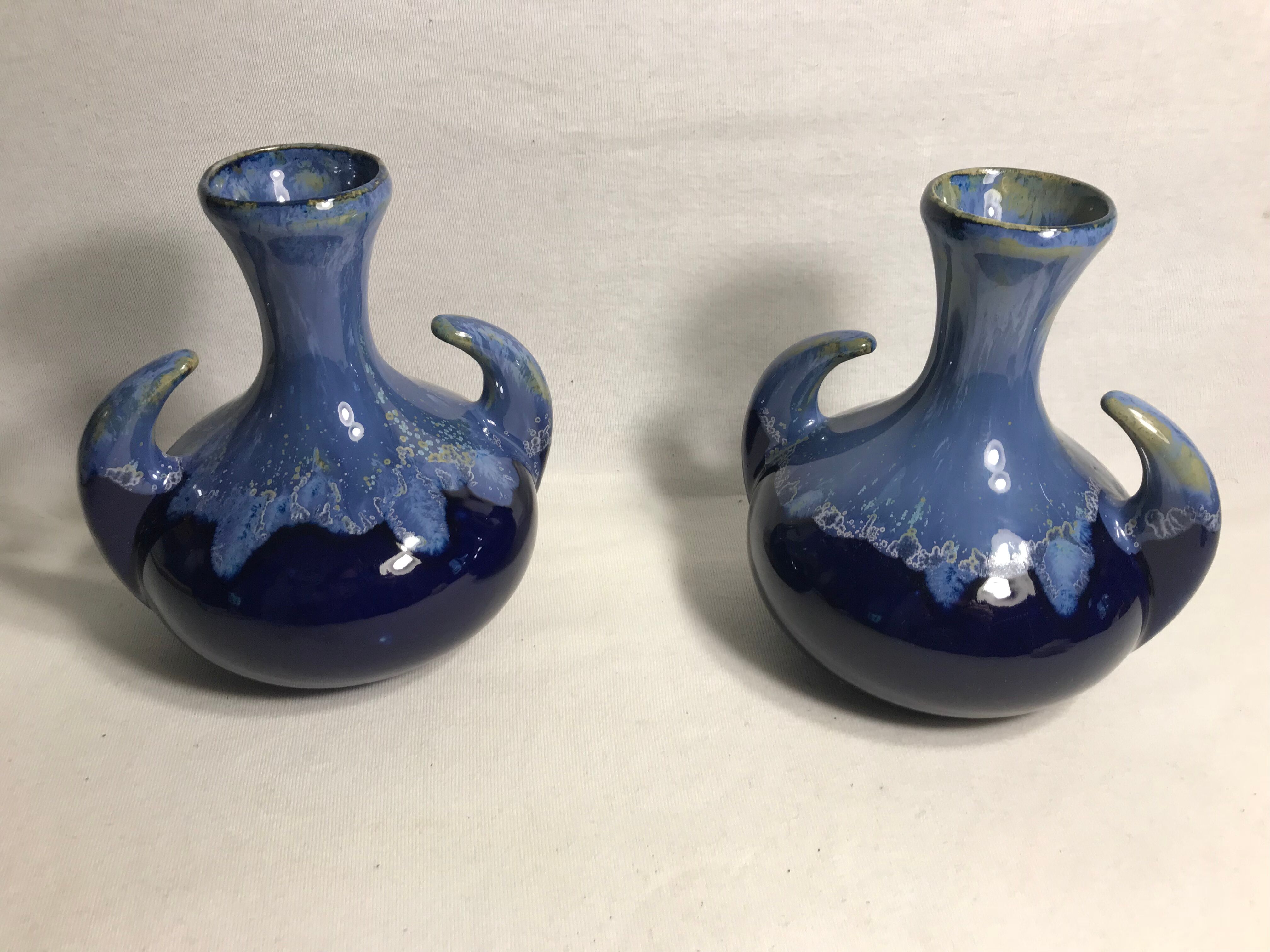 Pair of 2 ceramic vases