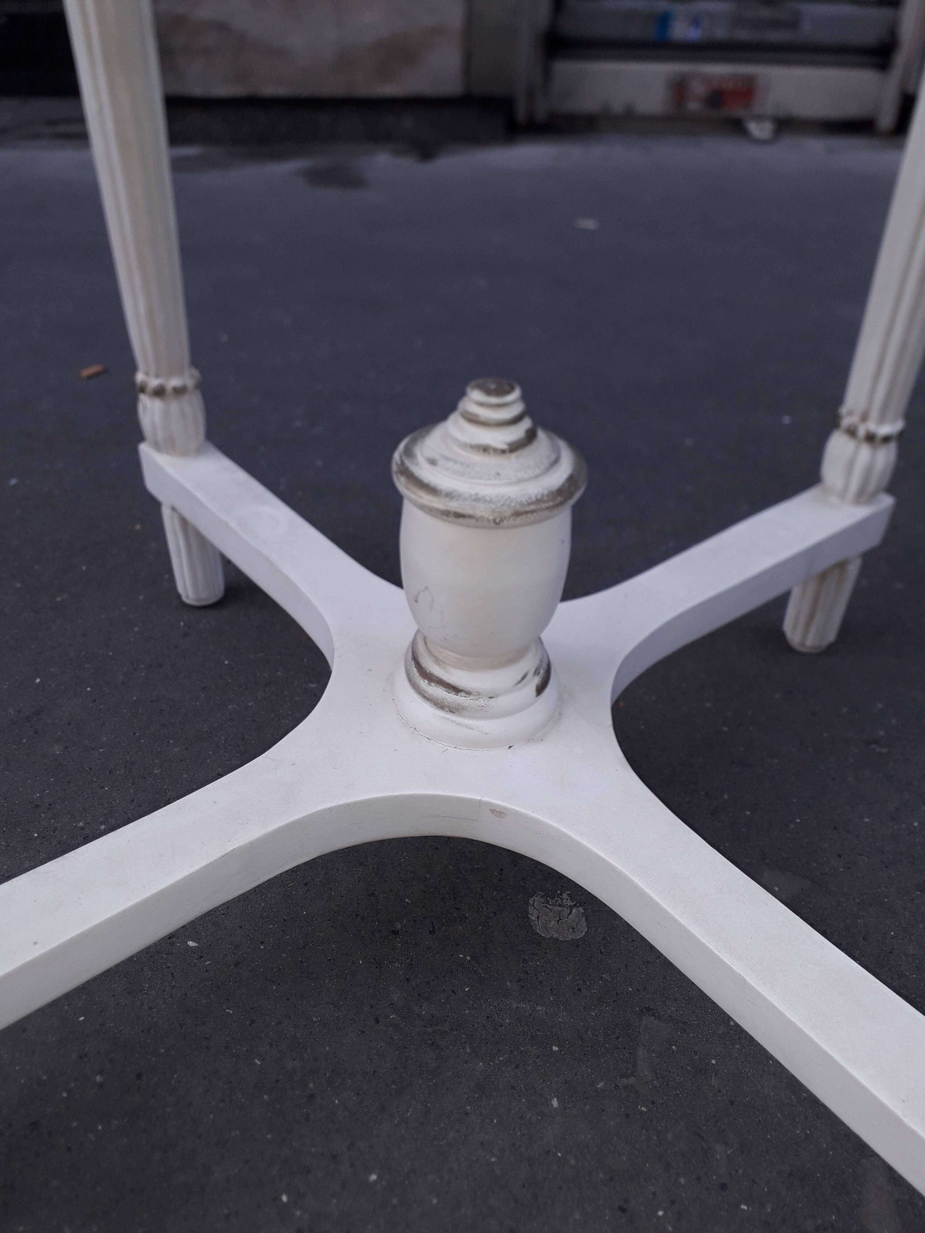 Louis XVI-style gueridon lay white