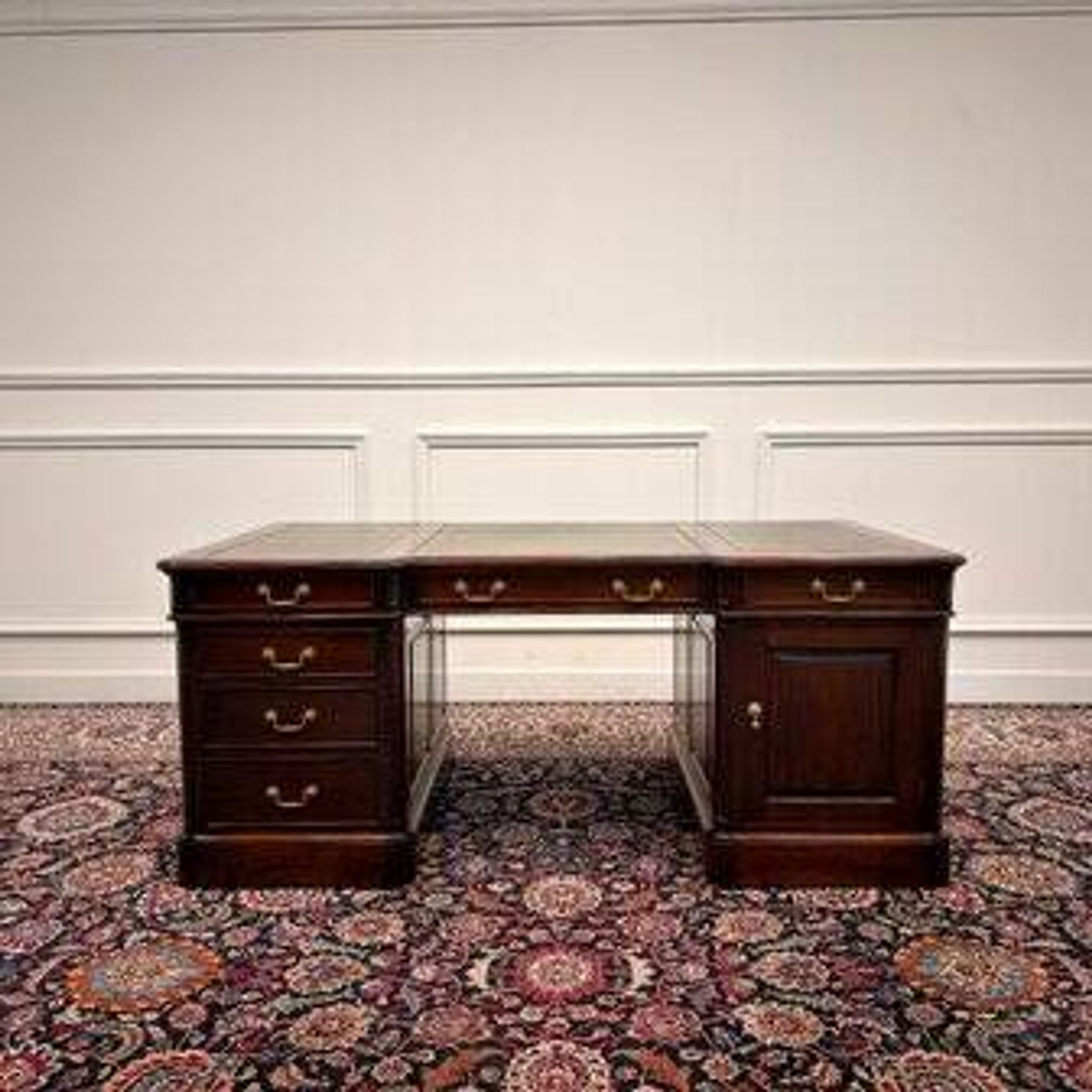 Bureau partenaire anglais classique en cuir vert