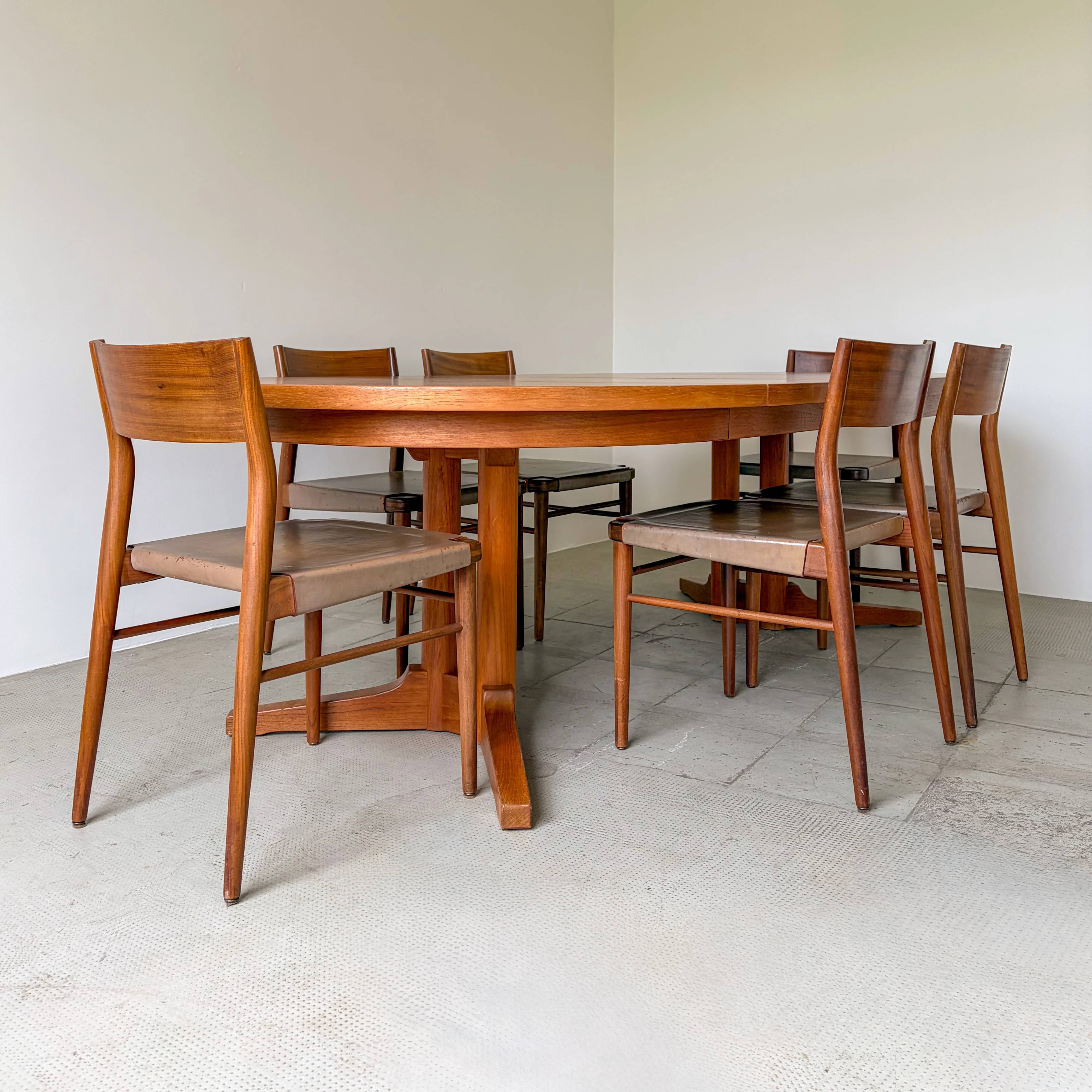Table à manger ronde en teck Silkeborg avec rallonges