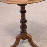 Violin side table in walnut