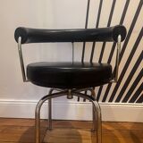 La Corbusier, Pair of LC7 armchairs, Cassina edition