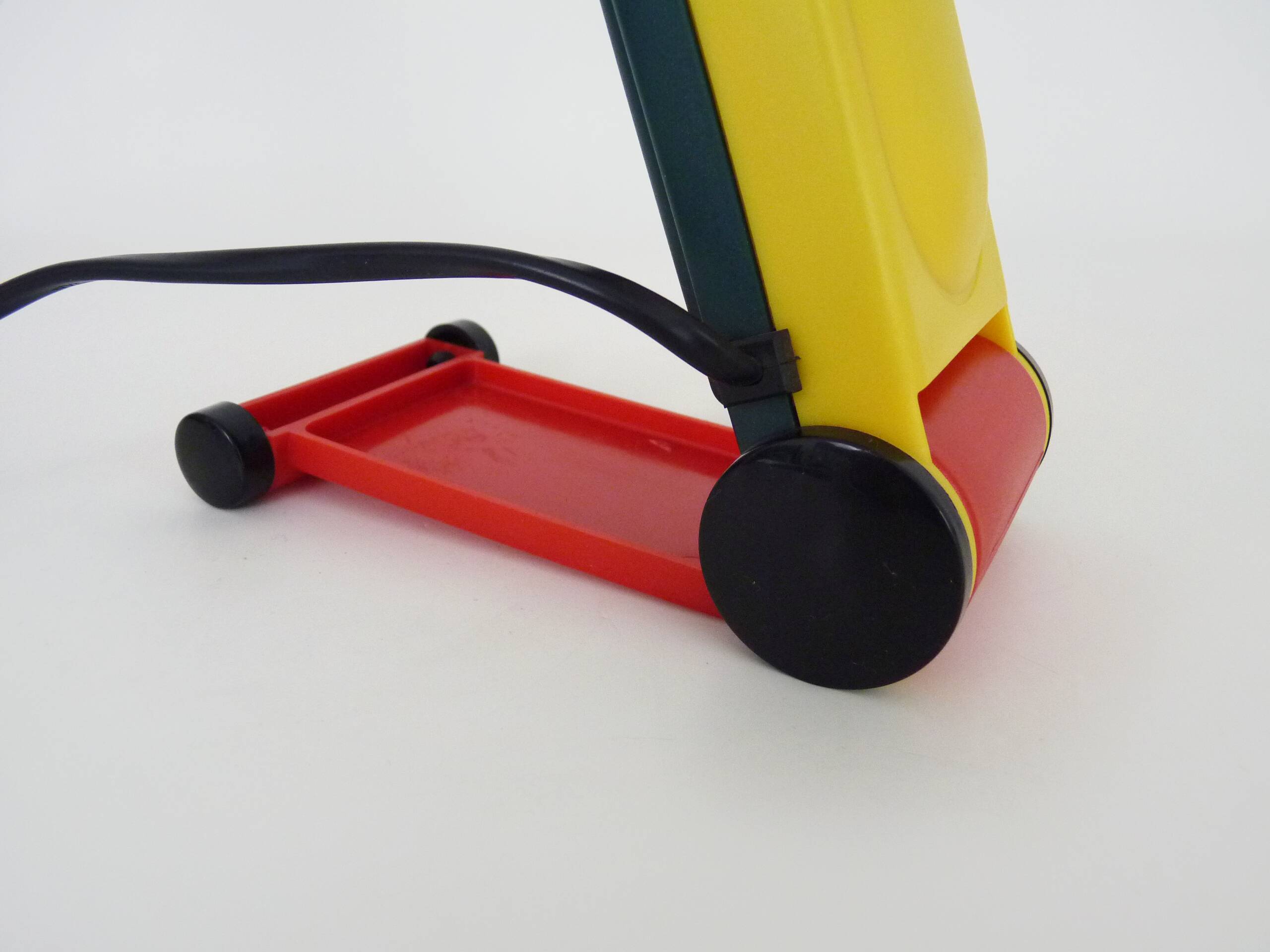 Lampe de bureau post-moderne par Benetton, Style Memphis Italie années 1980