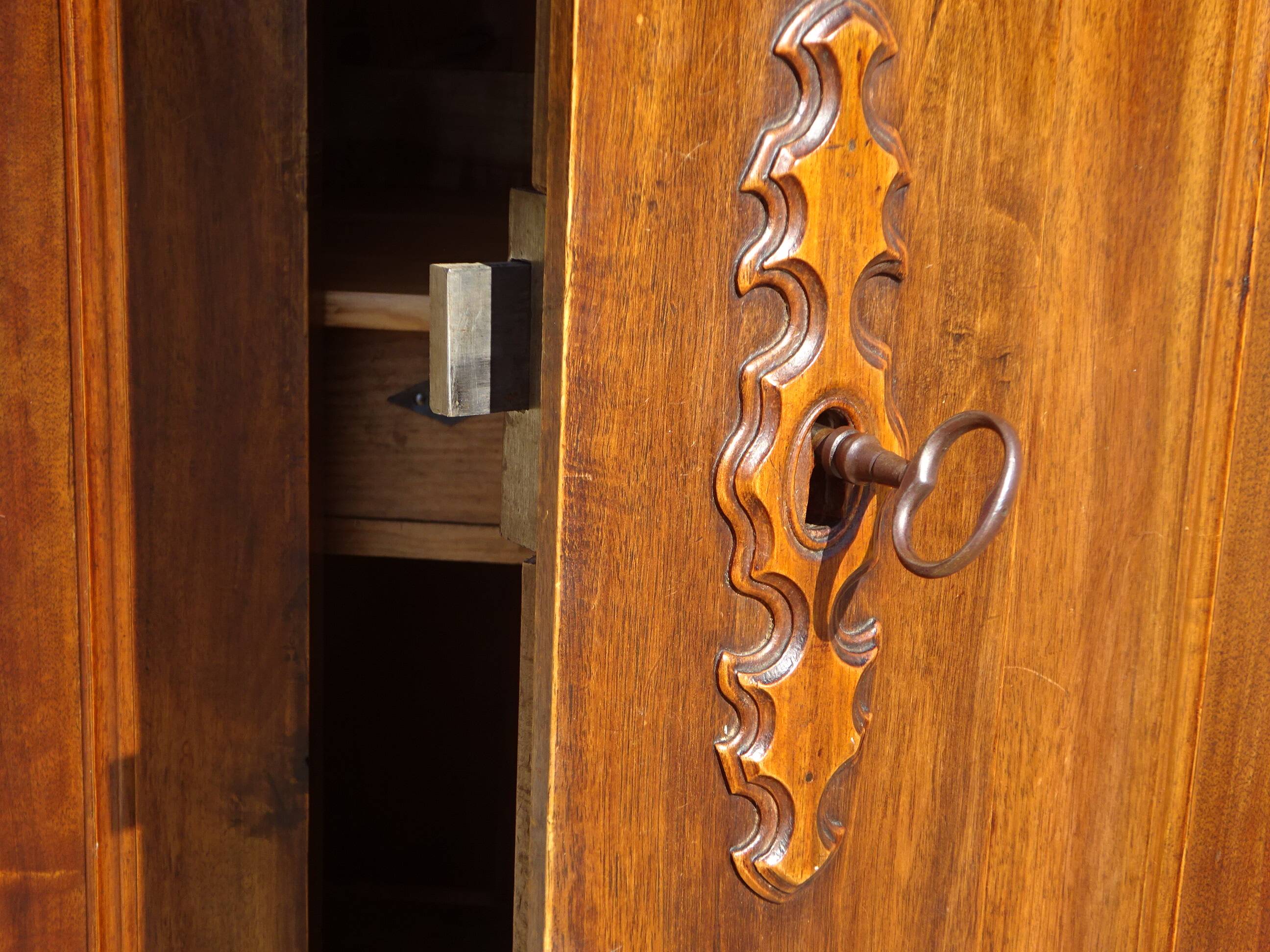 Large Louis Philippe wardrobe in solid walnut