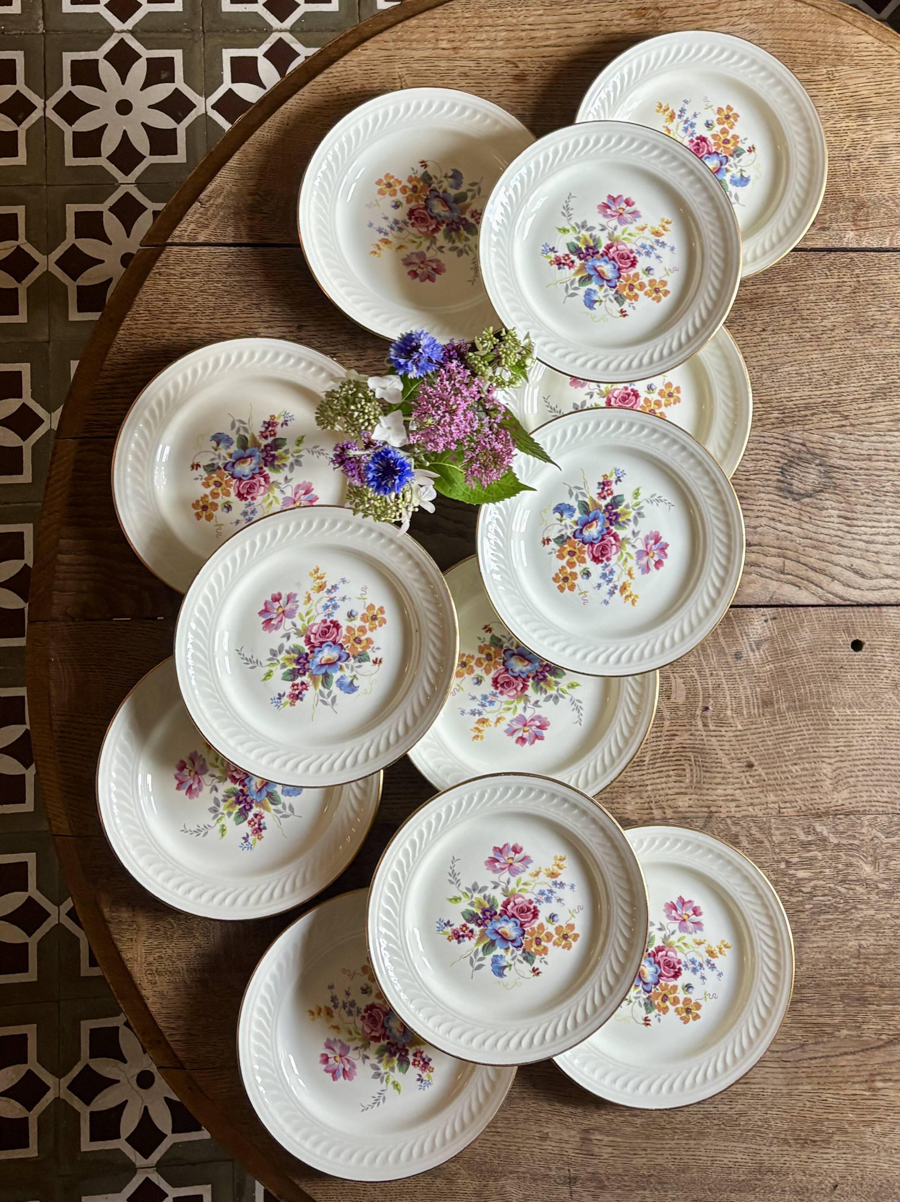 Set of 12 vintage flat plates - Fleurette by Gien